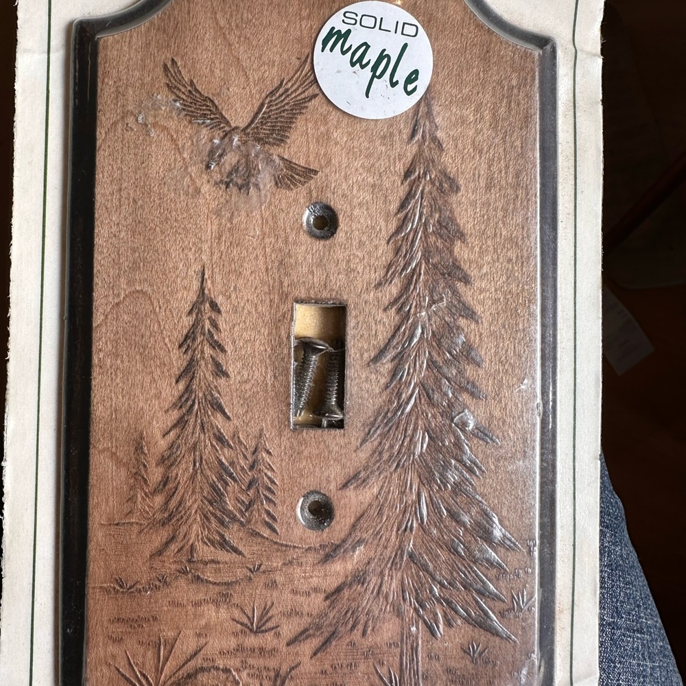 Embossed Solid Maple Switchplate - Picture 2 of 3